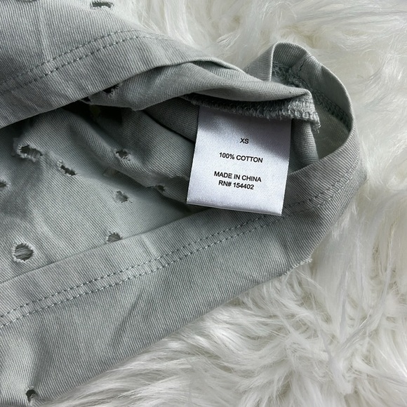 🆕Vinylicons Graphic Tank Top Radiate Peace Joy Love V-Neck Smiley Faces XS - Picture 9 of 12